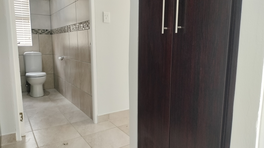 3 Bedroom Property for Sale in Fraaiuitsig Western Cape